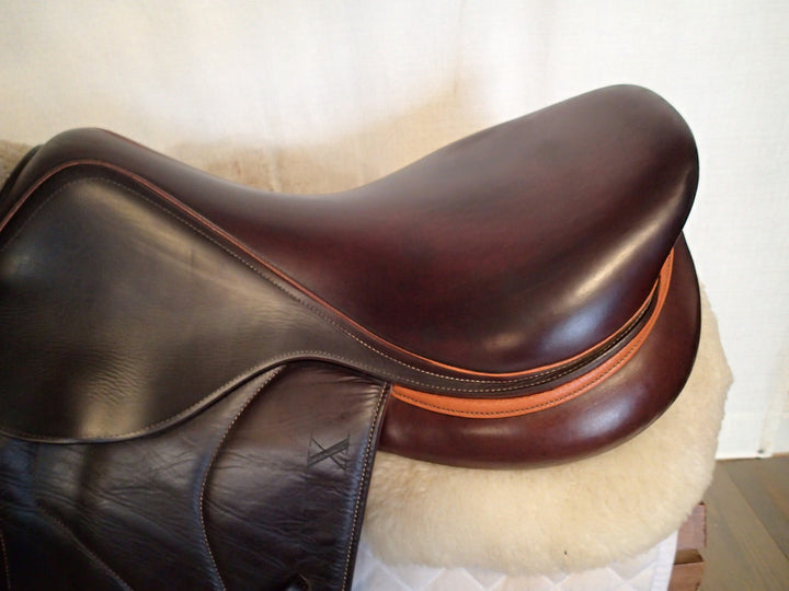 17.5" Devoucoux Biarritz O Saddle - Full Buffalo -2017 -  3AAB Flaps - 4.75" dot to dot