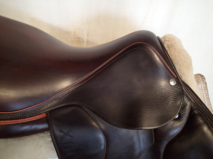 17.5" Devoucoux Biarritz O Saddle - Full Buffalo -2017 -  3AAB Flaps - 4.75" dot to dot