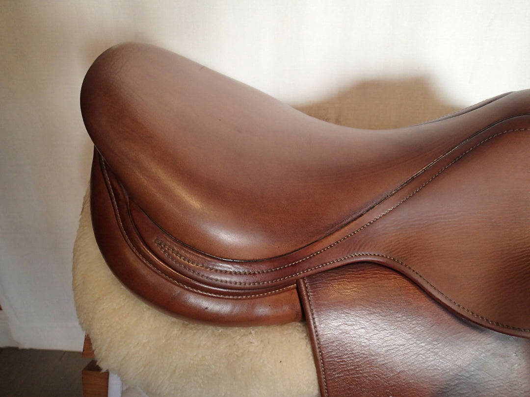 17.5" Antares Saddle - Full Buffalo - 2010 - 3 Flaps - 4.75" dot to dot