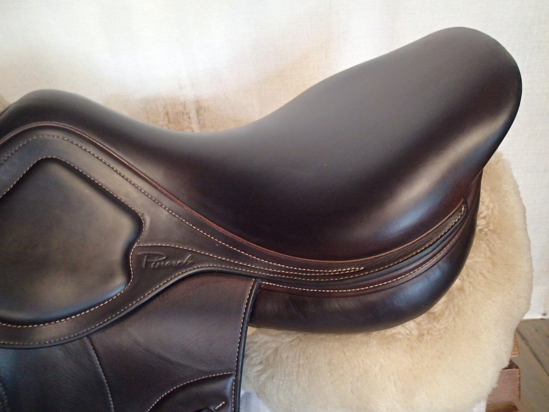 17.5" Amerigo Pinerolo DJ Salto Saddle - Full Buffalo - 2021 - Wool Flocked - 4.75" dot to dot (329)
