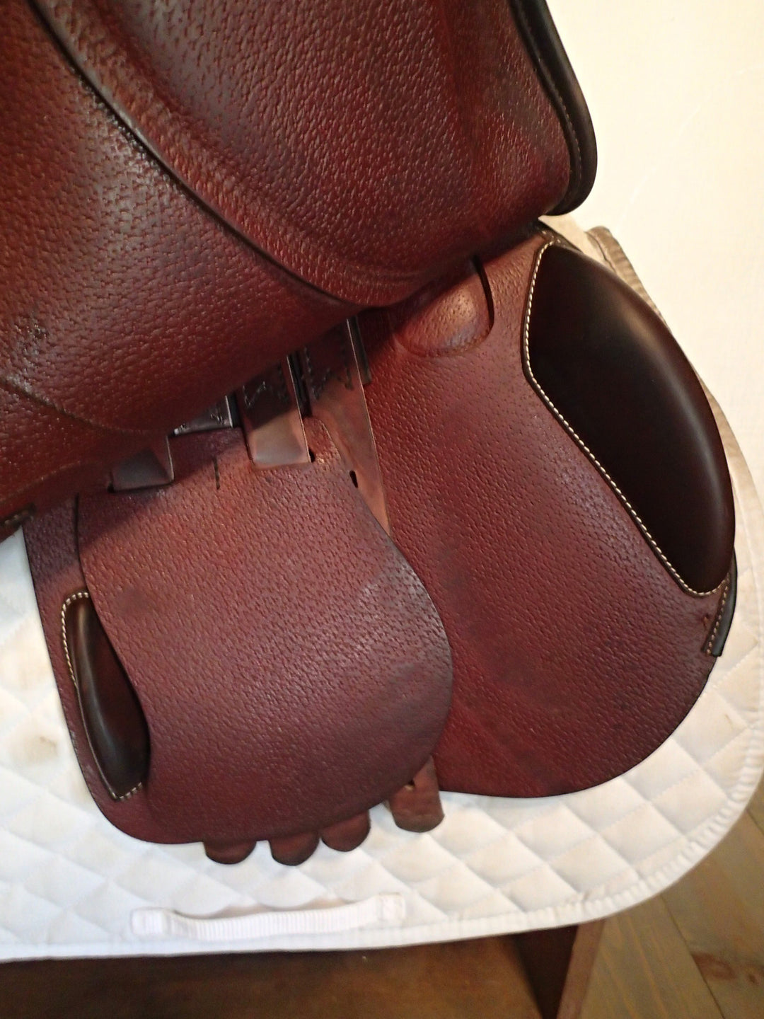 17.5" Amerigo Pinerolo DJ Salto Saddle - Full Buffalo - 2021 - Wool Flocked - 4.75" dot to dot (329)