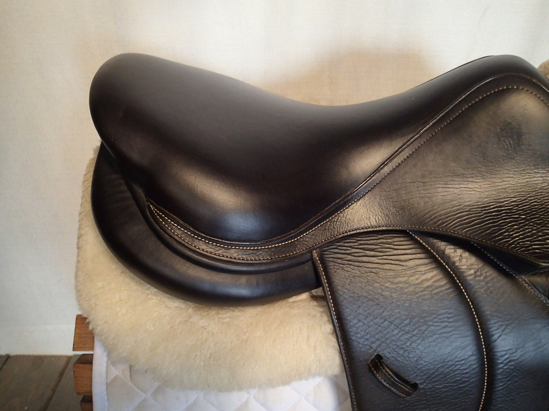 17" Voltaire Palm Beach Saddle - Full Buffalo - 2019 - 1A Flaps - 4.75" dot to dot - Pro Panels