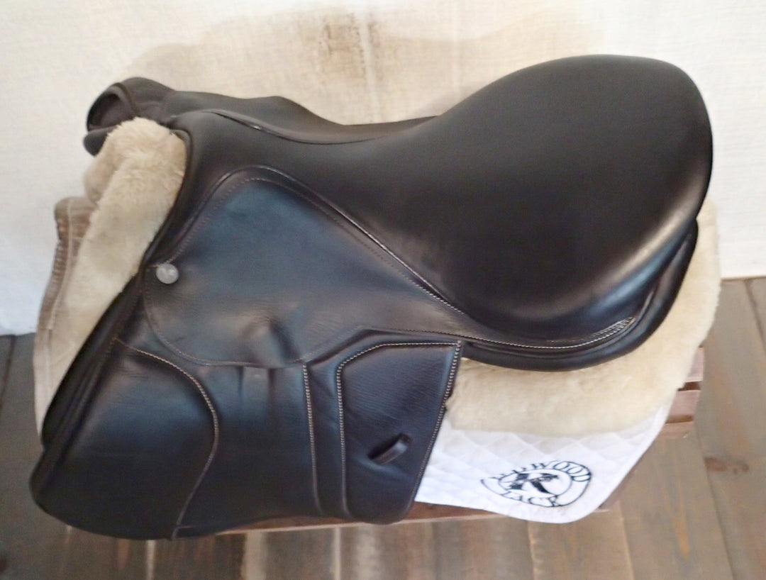 17.5" Voltaire Blue Infinite Saddle - Full Buffalo - 2025 - 2AA Flaps - 4.75" dot to dot - Pro Panels (331)