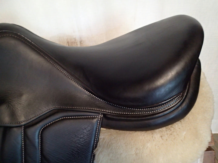 17.5" Voltaire Blue Infinite Saddle - Full Buffalo - 2025 - 2AA Flaps - 4.75" dot to dot - Pro Panels (331)