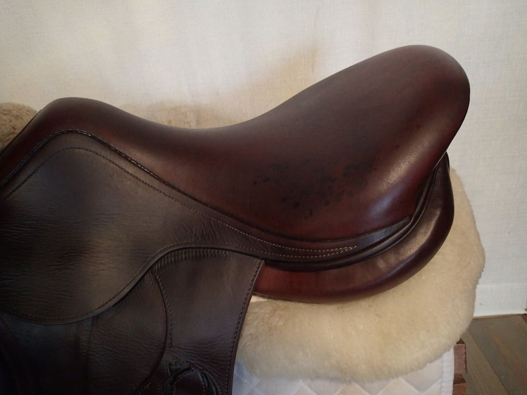 17.5" Antares Evolution Saddle - Full Buffalo - 2019 - 2AB Flaps - 4.75" dot to dot