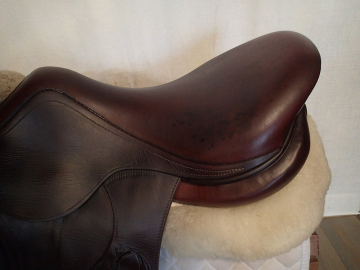 17.5" Antares Evolution Saddle - Full Buffalo - 2019 - 2AB Flaps - 4.75" dot to dot