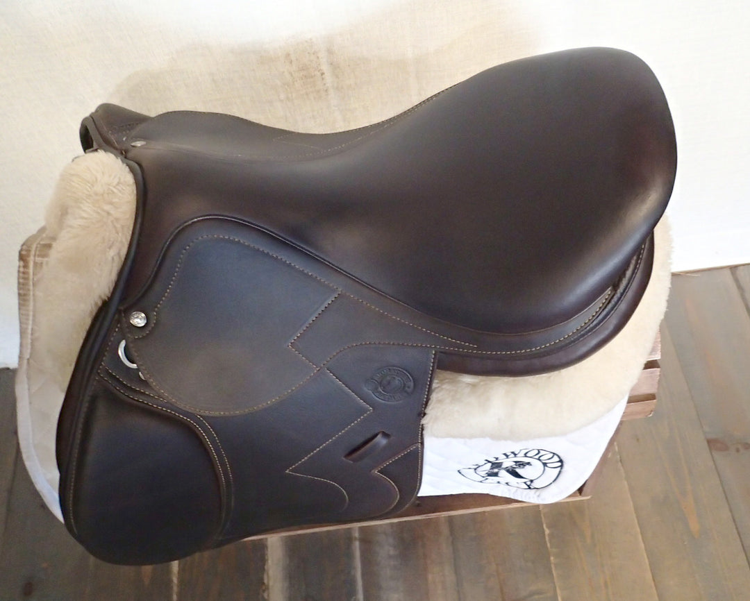 18" Antares Signature Saddle - Full Calfskin - 2023 - 3N Flaps - 4.5" dot to dot