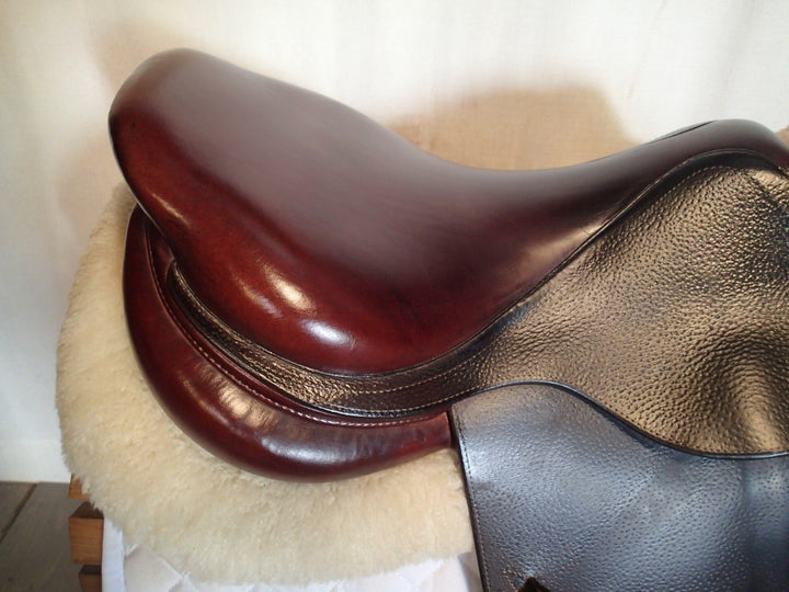 17" CWD Saddle - 2015 - 2L Flaps - SE01 - 4.25" dot to dot