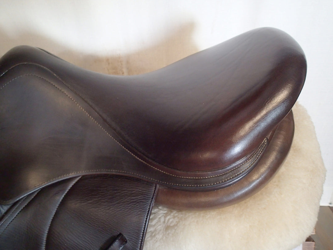 16.5" Voltaire Palm Beach Saddle - Full Buffalo - 2012 - 1A Flaps - 4.75" dot to dot - FIN Panels