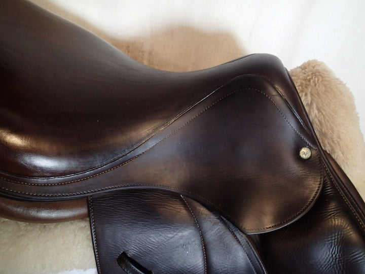 16.5" Voltaire Palm Beach Saddle - Full Buffalo - 2012 - 1A Flaps - 4.75" dot to dot - FIN Panels