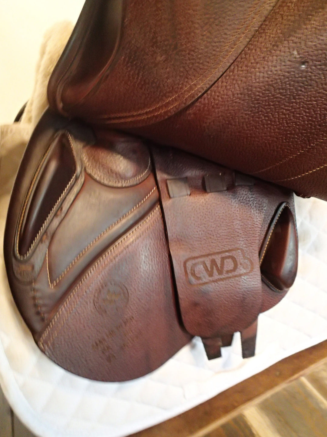 18" CWD Saddle - Full Buffalo - 2023 - 2CH Flaps - SE02 - Pro Panels (359)