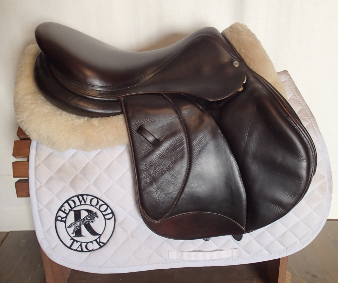 17" Voltaire Palm Beach Saddle - Full Buffalo - 2014 - 2AA Flaps - 4.75" dot to dot - FIN Panels