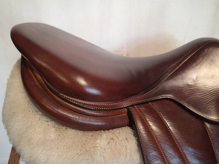 18" Butet Premium Saddle - Full Calfskin - 2013 - P Seat - 2 Flaps - 4.25" dot to dot (364)