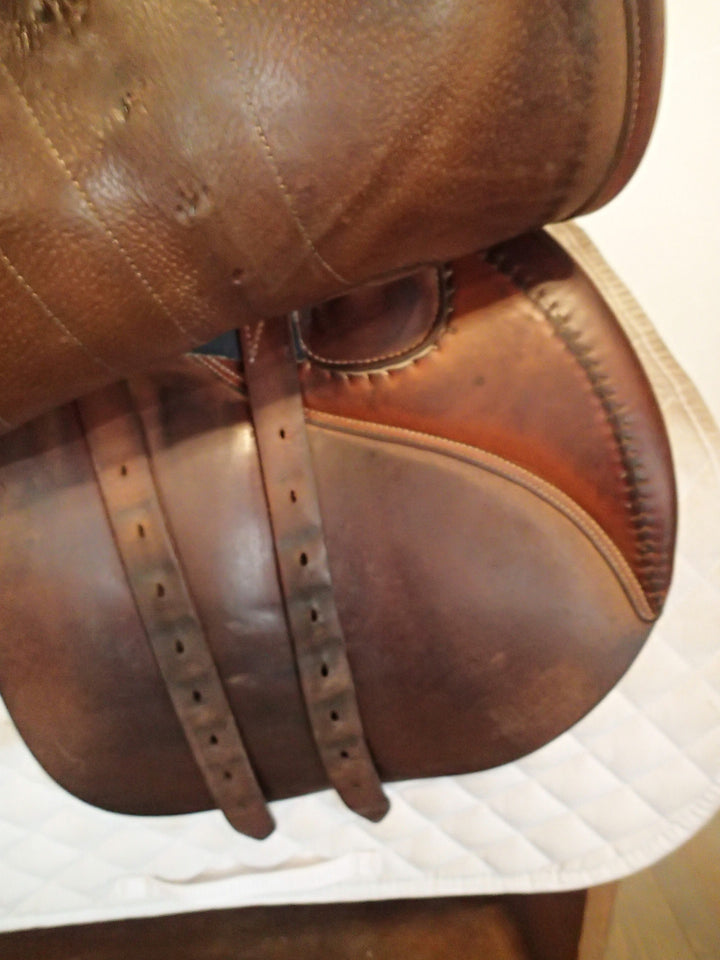 18" Butet Premium Saddle - Full Calfskin - 2013 - P Seat - 2 Flaps - 4.25" dot to dot (364)