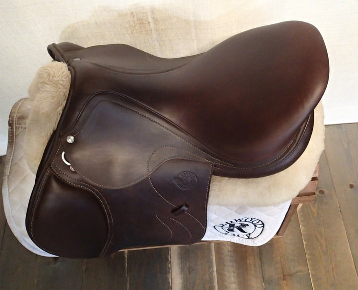 18" Antares Skylla Saddle - Full Calfskin - 2023 - 3A Flaps - 4.5" dot to dot