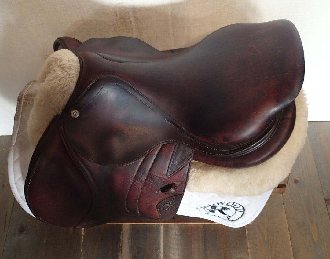 17" CWD Saddle - Full Buffalo - 2015 - 2L Flaps - SE02 - 4.5" dot to dot - Pro Panels