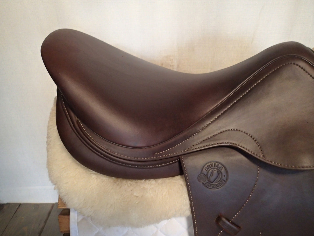 18" Antares Skylla Saddle - Full Calfskin - 2023 - 3A Flaps - 4.5" dot to dot