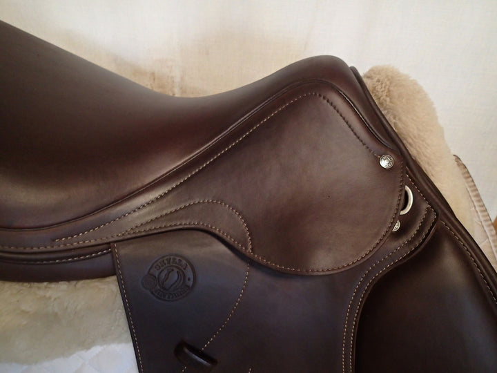 18" Antares Skylla Saddle - Full Calfskin - 2023 - 3A Flaps - 4.5" dot to dot