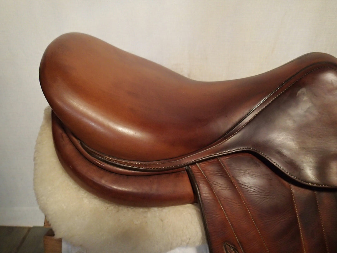 17.5" Butet Premium Saddle - Full Calfskin - 2013 - M Seat - 2.25 Flaps - 4.5" dot to dot