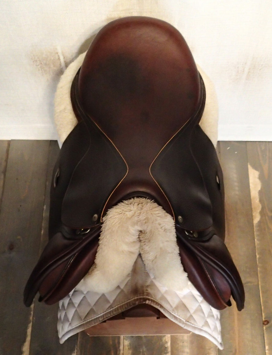 17" Luc Childeric Model M Saddle - 2014 - 4.5" dot to dot