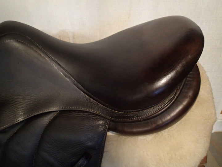 16.5" Voltaire Palm Beach Saddle - Full Buffalo - 2015 - 1A Flaps - 4.75" dot to dot - FIN panels