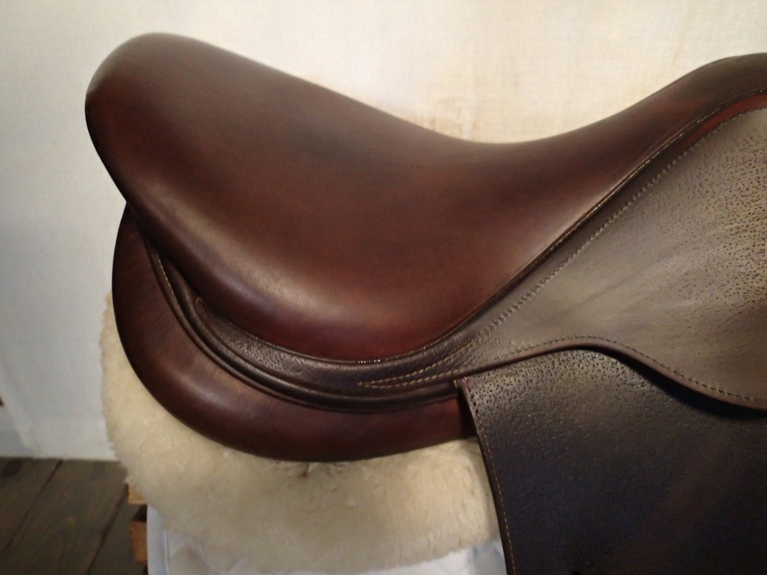 17.5" Antares Spooner Saddle - 2017 - 3A Flaps - 4.5" dot to dot