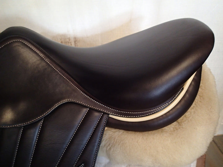 17" Butet Premium Saddle - Full Calfskin - 2023 - L Seat - 2.25 Flaps - 4.25" dot to dot (376)