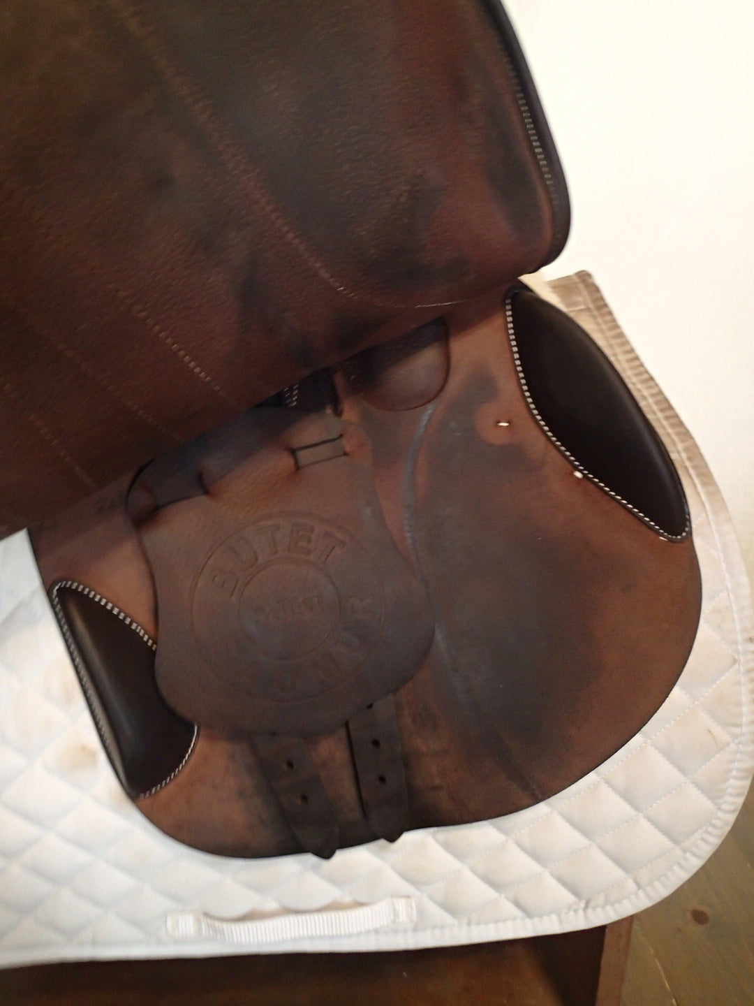 17" Butet Premium Saddle - Full Calfskin - 2023 - L Seat - 2.25 Flaps - 4.25" dot to dot (376)