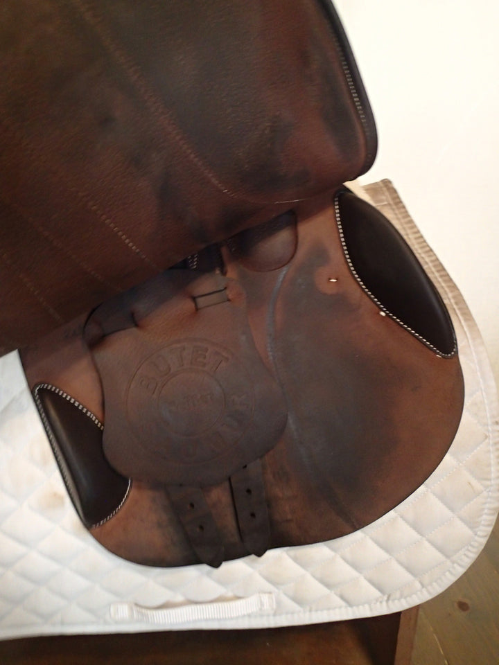 17" Butet Premium Saddle - Full Calfskin - 2023 - L Seat - 2.25 Flaps - 4.25" dot to dot (376)