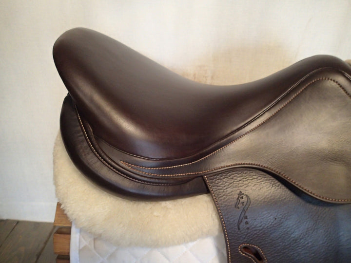 18" Antares Connexion Saddle - Full Buffalo - 2021 - 2A Flaps - 4.75" dot to dot