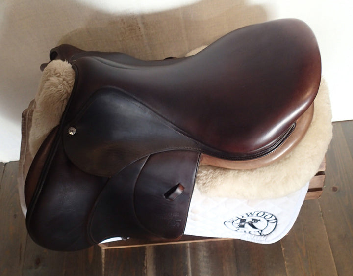 17.5" Voltaire Palm Beach Saddle - Full Buffalo - 2013 - 2A Flaps - 4.75" dot ot dot - Pro Panels