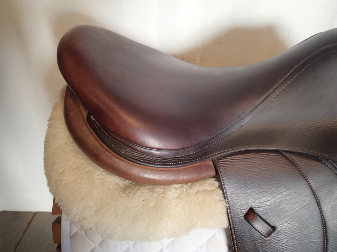 17.5" Voltaire Palm Beach Saddle - Full Buffalo - 2013 - 2A Flaps - 4.75" dot ot dot - Pro Panels