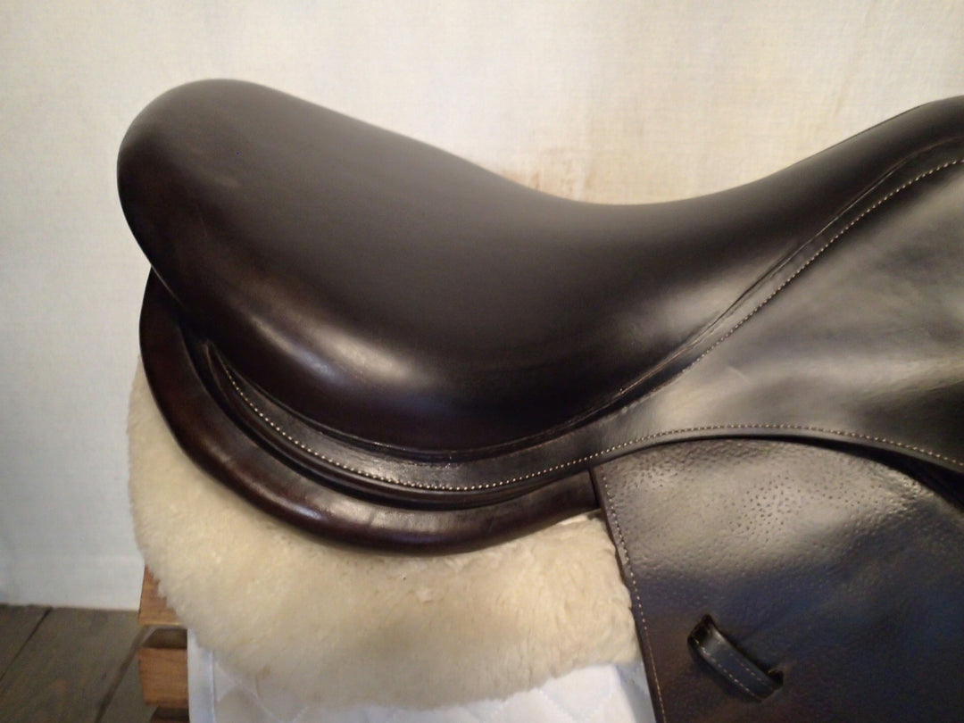 18" Voltaire Palm Beach Saddle - 2016 - 3AA Flaps - 4.75" dot to dot - Pro Panels