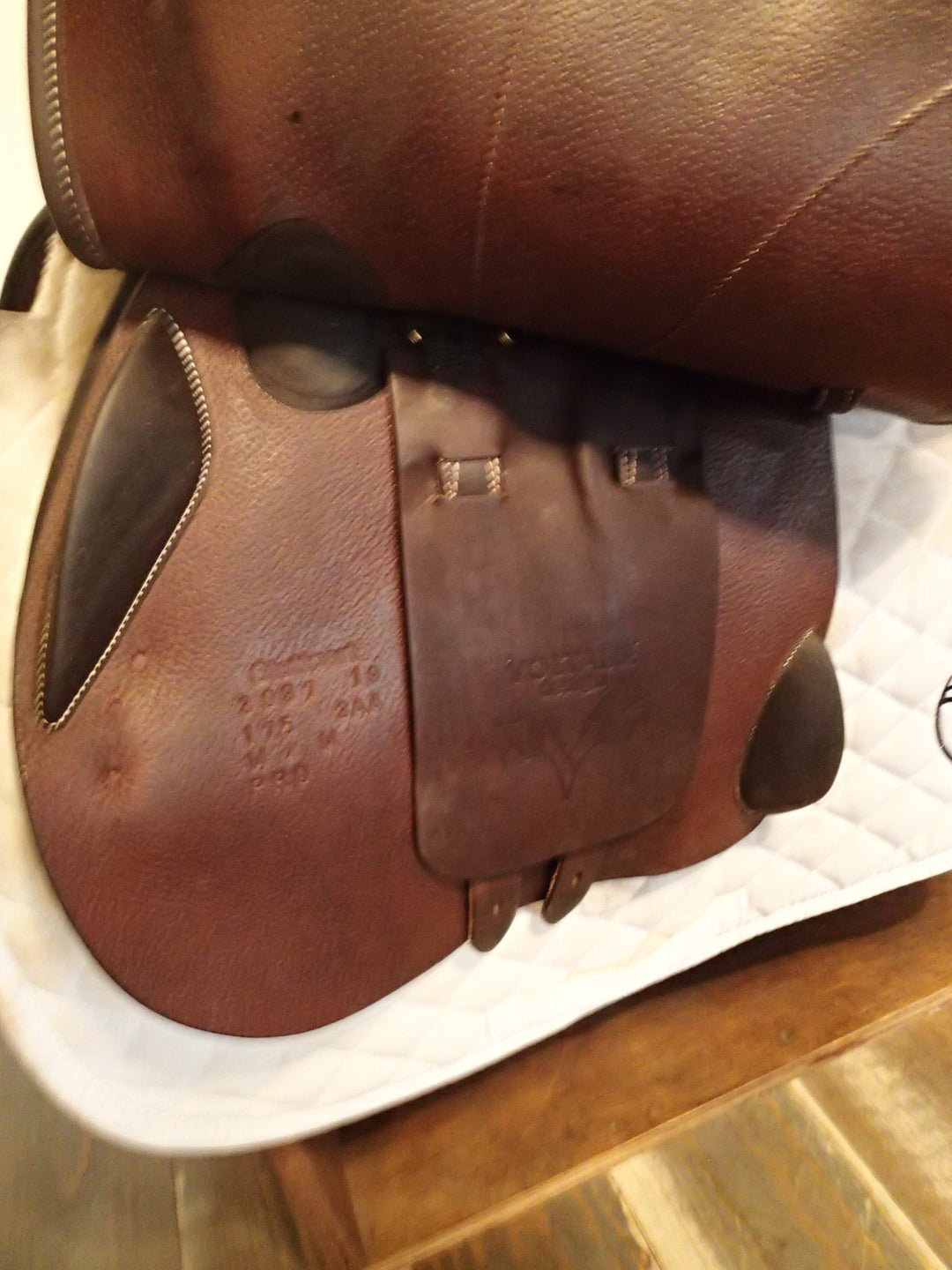 17.5" Voltaire Stuttgart Saddle - Full Buffalo - 2019 - 3AA Flaps - 4.5" dot to dot - Pro Panels (387)