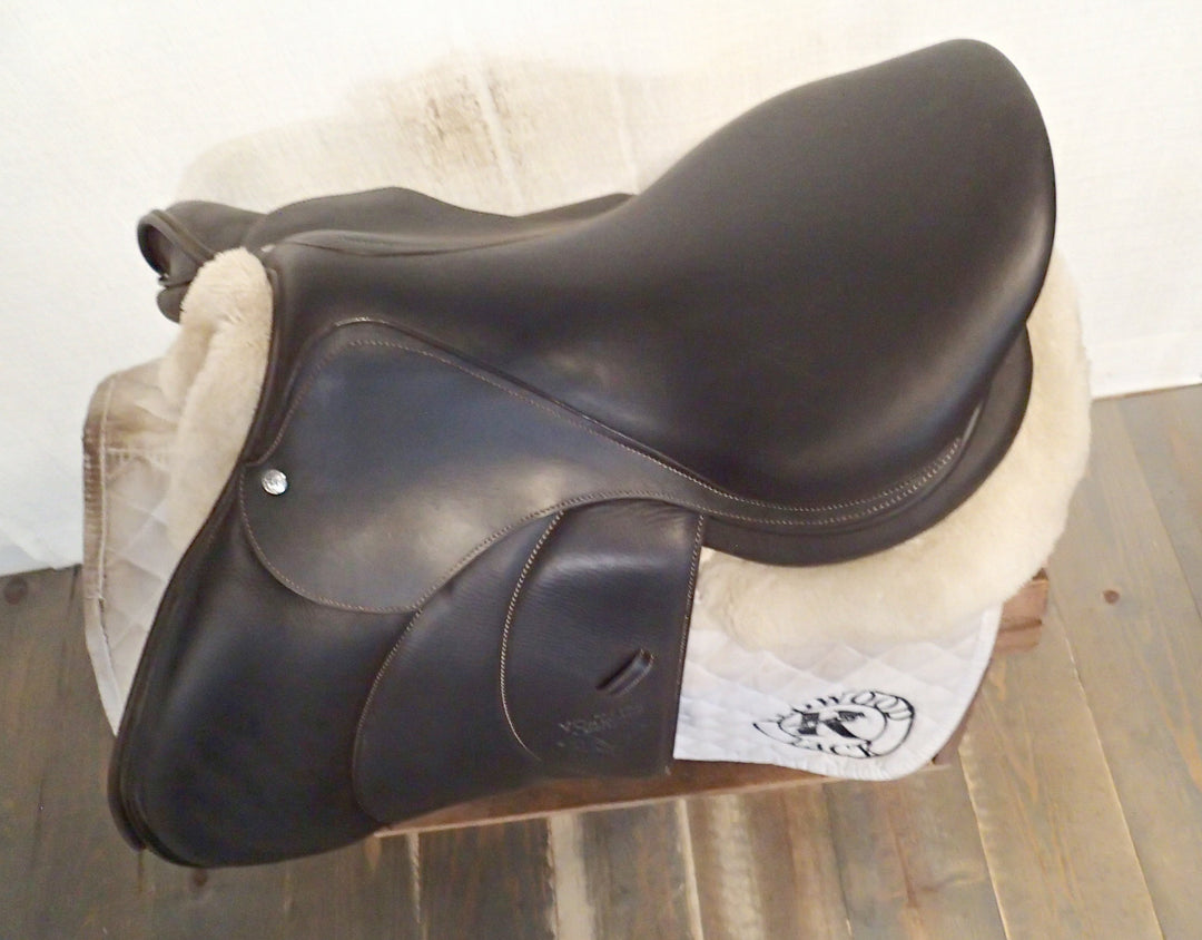 17.5" Voltaire Stuttgart Saddle - Full Buffalo - 2019 - 3AA Flaps - 4.5" dot to dot - Pro Panels (387)