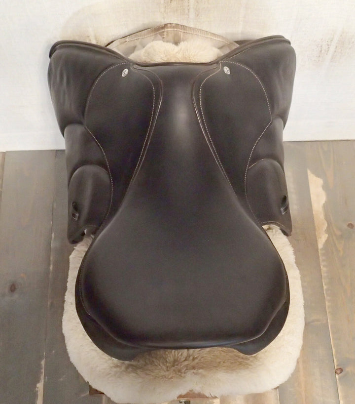 17.5" Voltaire Stuttgart Saddle - Full Buffalo - 2019 - 3AA Flaps - 4.5" dot to dot - Pro Panels (387)