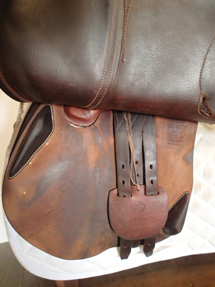 17.5" Antares Connexion Saddle - Full Buffalo - 2021 - 3A Flaps - 4.75" dot to dot