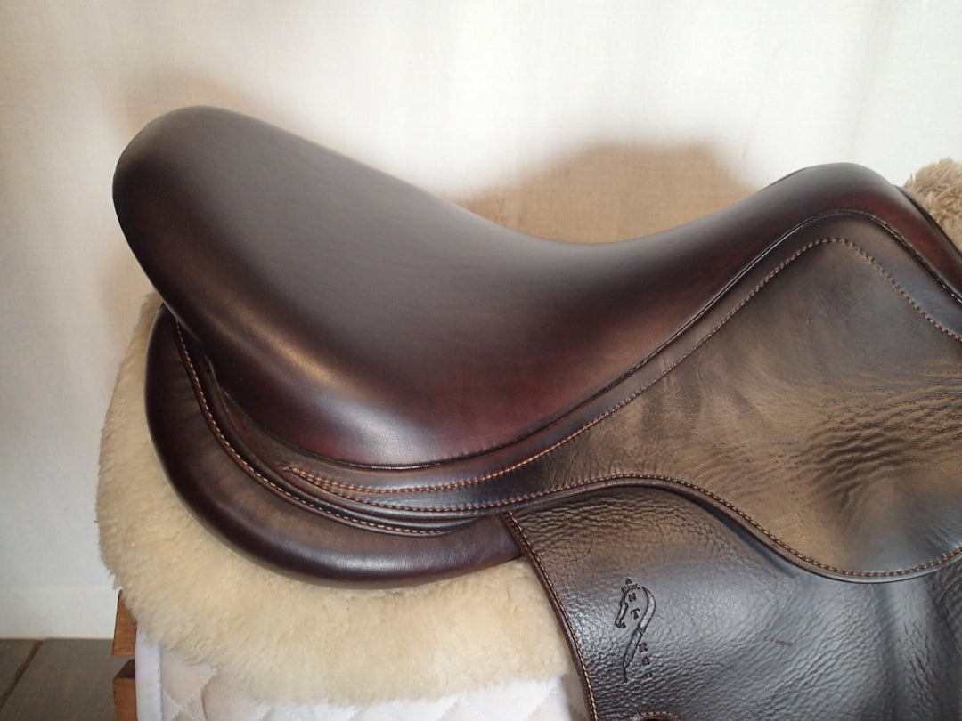 17.5" Antares Connexion Saddle - Full Buffalo - 2021 - 3A Flaps - 4.75" dot to dot