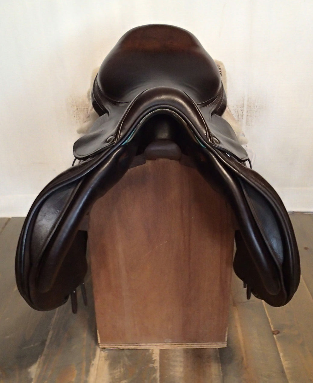 18" Voltaire Palm Beach Saddle - Full Buffalo - 2023 - 2A Flaps - 5" dot to dot - Pro Panels (393)