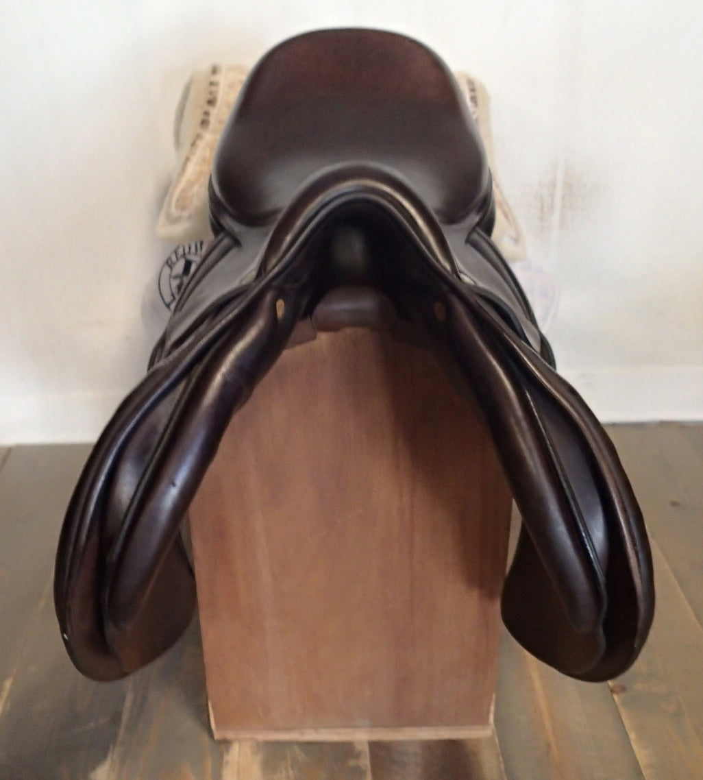 17" Butet Premium Saddle - Full Calfskin - 2008 - C Seat - 2.5 Flaps - 4.5" dot to dot (395)
