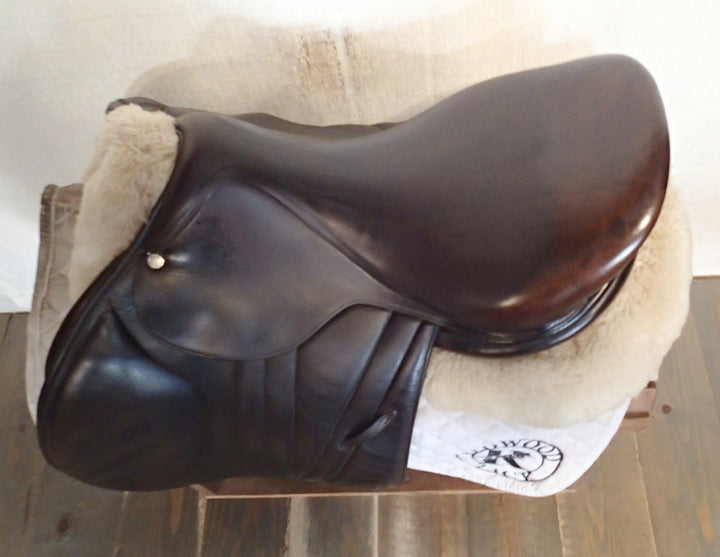 17" Butet Premium Saddle - Full Calfskin - 2008 - C Seat - 2.5 Flaps - 4.5" dot to dot (395)
