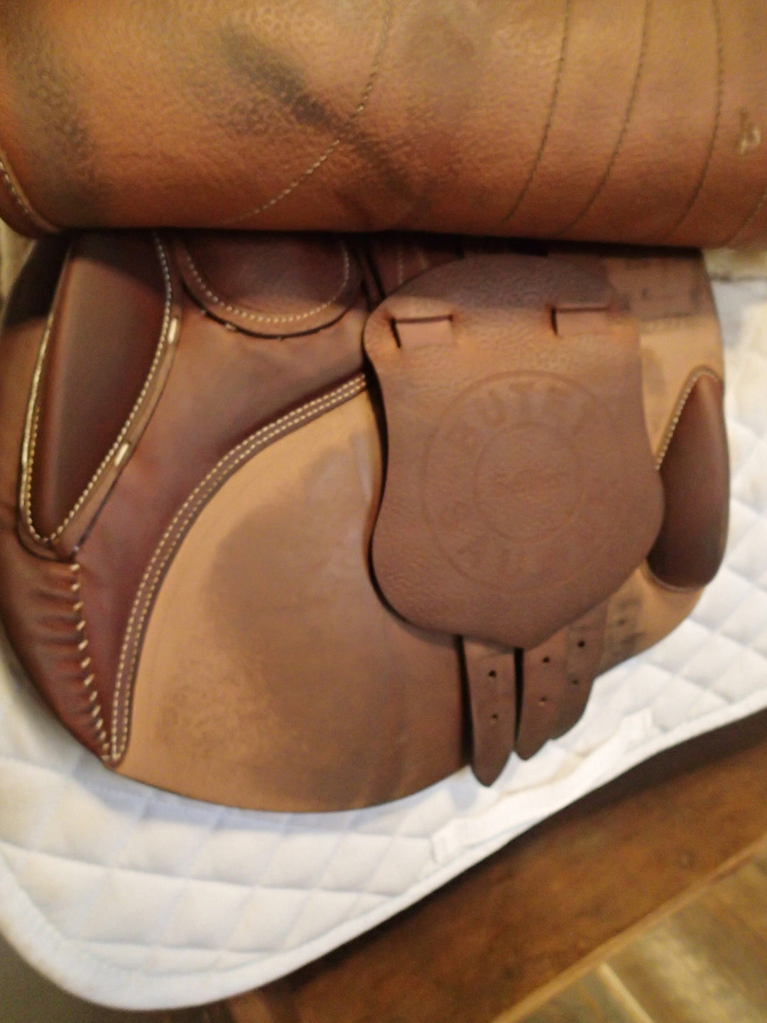 17.5" Butet Premium Saddle - Full Calfskin - 2025 - L Seat - 2.25 Flaps - 4.25" dot to dot (397)