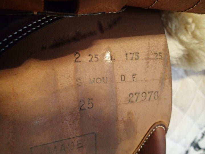 17.5" Butet Premium Saddle - Full Calfskin - 2025 - L Seat - 2.25 Flaps - 4.25" dot to dot (397)
