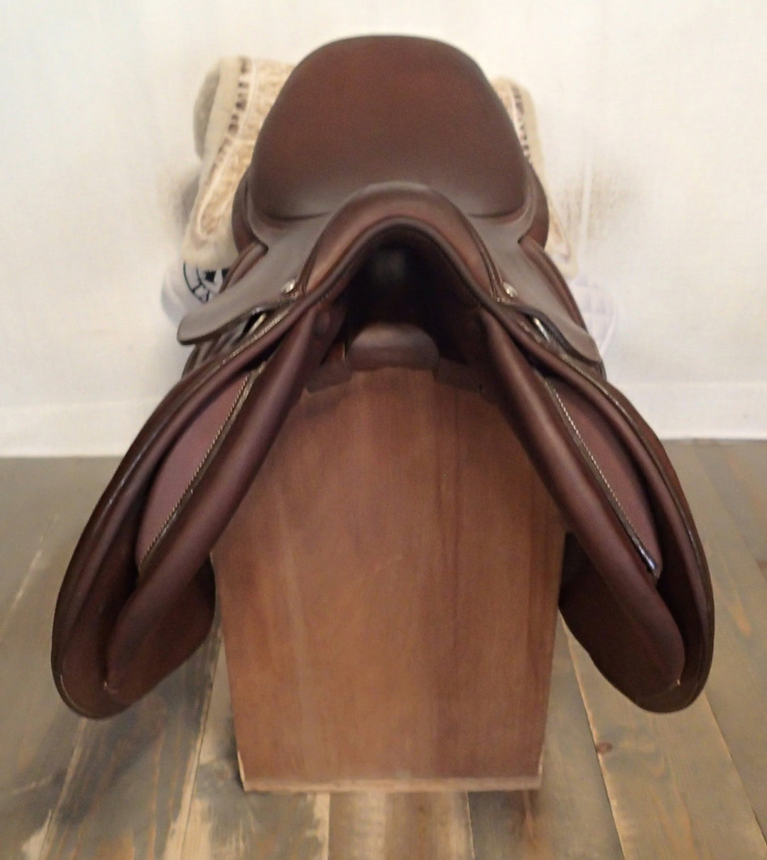 17.5" Butet Premium Saddle - Full Calfskin - 2025 - L Seat - 2.25 Flaps - 4.25" dot to dot (397)
