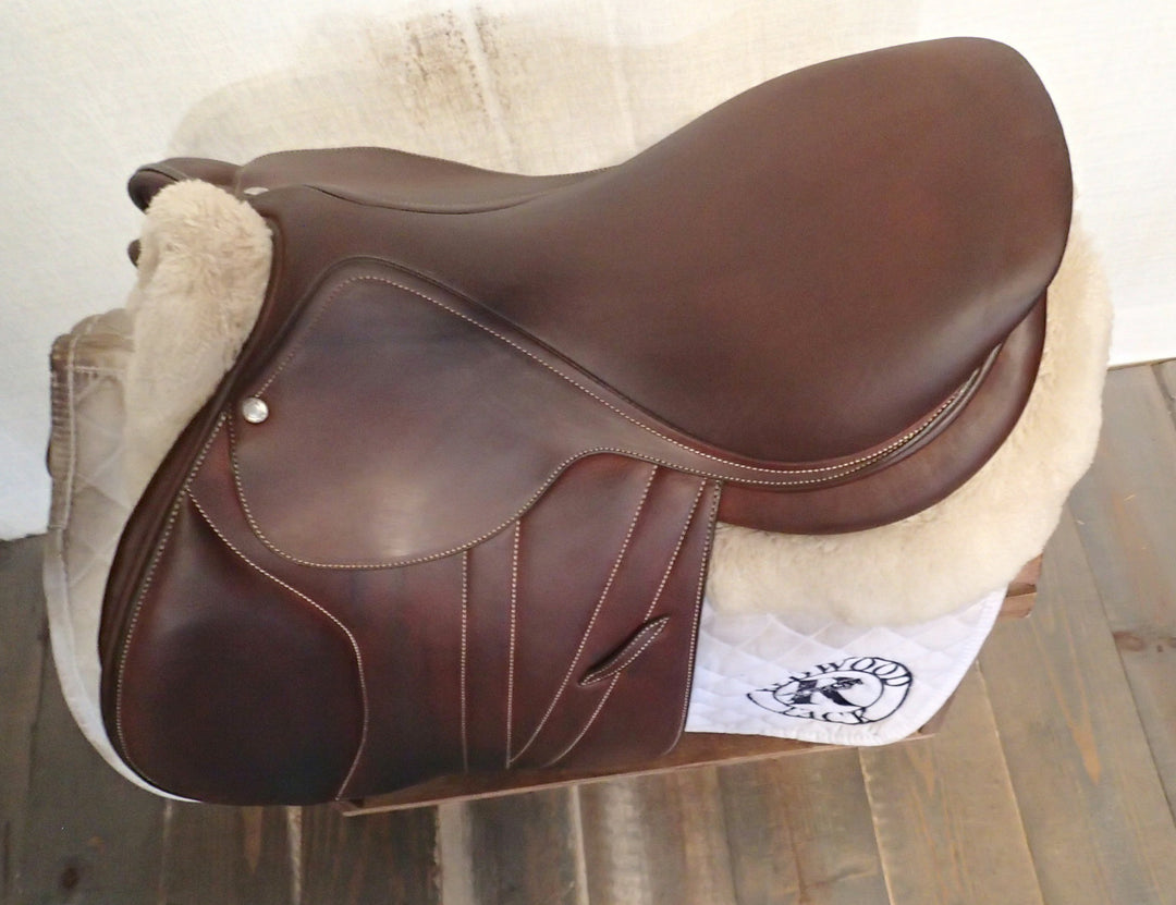 17.5" Butet Premium Saddle - Full Calfskin - 2025 - L Seat - 2.25 Flaps - 4.25" dot to dot (397)