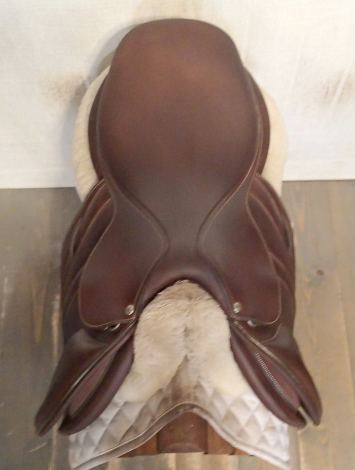 17.5" Butet Premium Saddle - Full Calfskin - 2025 - L Seat - 2.25 Flaps - 4.25" dot to dot (397)