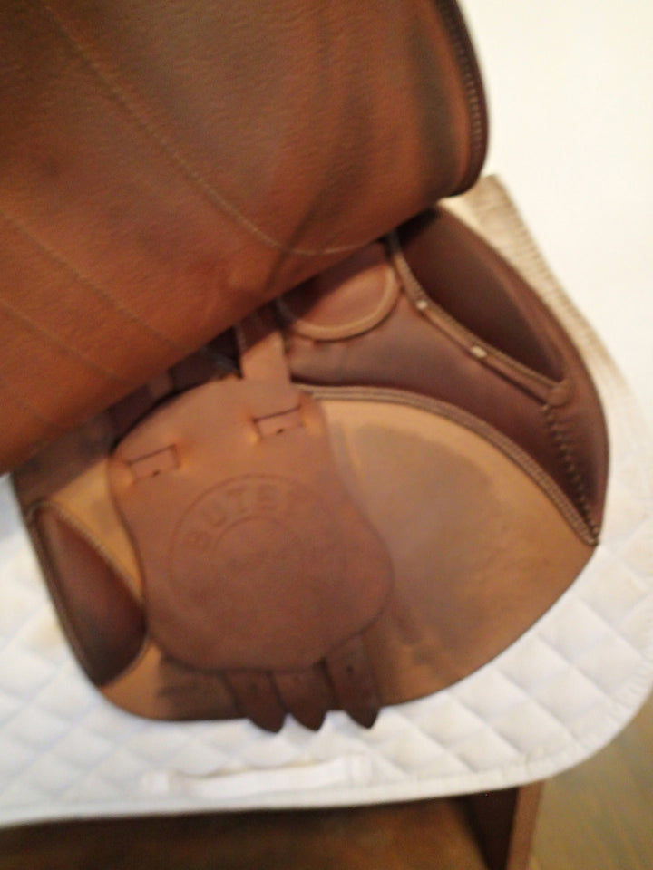 17.5" Butet Premium Saddle - Full Calfskin - 2025 - L Seat - 2.25 Flaps - 4.25" dot to dot (397)