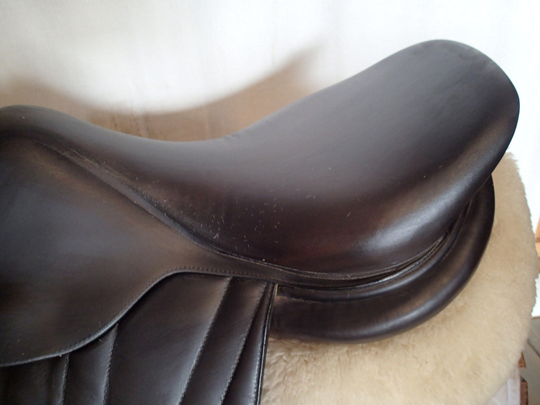 16.5" Butet Premium Saddle - Full Calfskin - 2019 - M Seat - 2.25C Flaps - 4.25" dot to dot