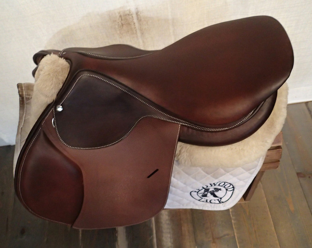 18" Butet Saddle - LIKE NEW!  2007 - P Seat - 2.25 Flaps - 4.5" dot to dot (413)