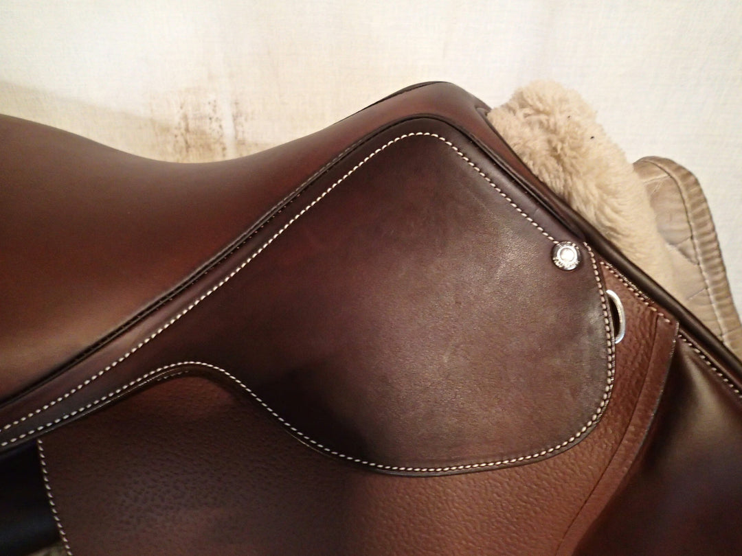 18" Butet Saddle - LIKE NEW!  2007 - P Seat - 2.25 Flaps - 4.5" dot to dot (413)